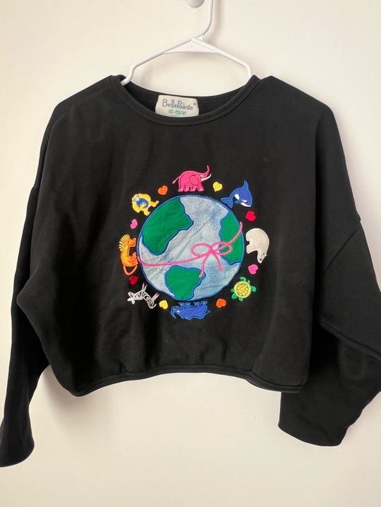 Bellepointe Sweaters - Rare Bellepointe Cropped Sweatshirt – Embroidered Animals Around the World